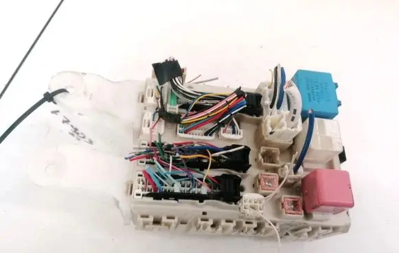Toyota Verso Fuse box set 827300F051C 82730-0F051-C