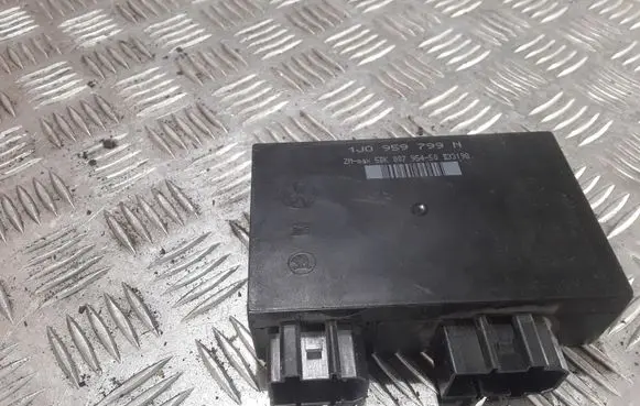 Volkswagen Golf IV Comfort/convenience module 1J0959799N