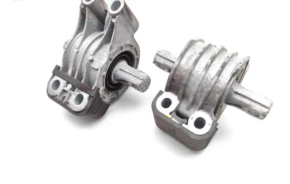 BMW i4 Engine mount bracket
