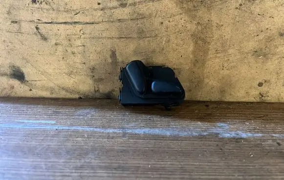 Mercedes-Benz C W203 Seat control switch 2108213751