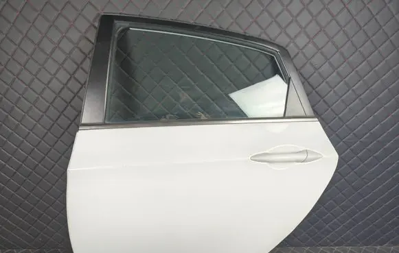 Hyundai i30 Rear door