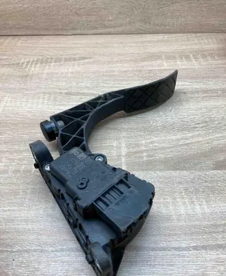 Audi A6 S6 C6 4F Accelerator throttle pedal 4F1723523B 6PV008984