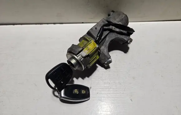 Toyota Avensis T250 Ignition lock 450200504