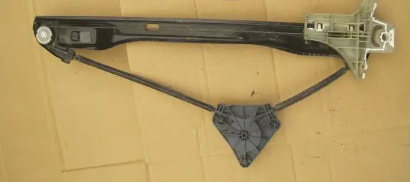 Volkswagen Amarok Rear window lifting mechanism without motor 121410