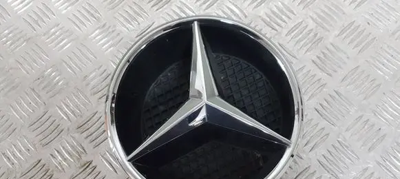 Mercedes-Benz GLC X253 C253 Manufacturer badge logo/emblem A0008880160