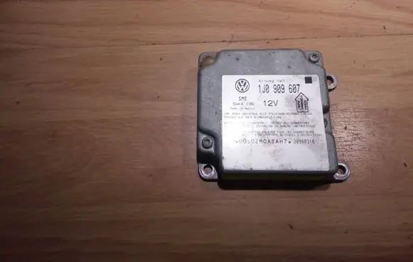 Volkswagen PASSAT B5 Airbag control unit/module 1J0909607