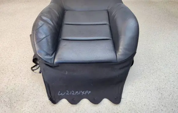 Mercedes-Benz E W212 Front seat headrest A2129100216