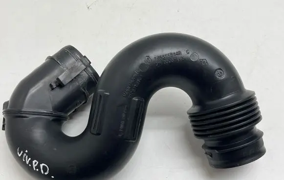 Opel Vivaro Air intake duct part 165555514R 93451665