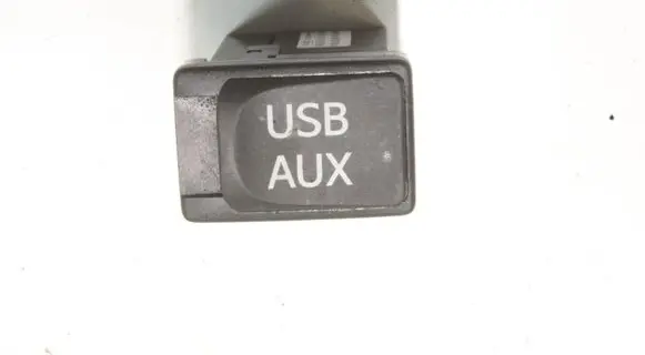 Lexus CT 200H AUX in-socket connector 8619076010