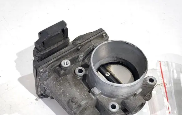 Mazda 3 II Engine shut-off valve PE0113640B