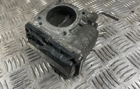 Toyota Corolla Verso AR10 Throttle valve 220300d010