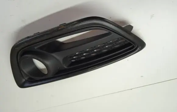 Renault Captur Front bumper lower grill 620752406R