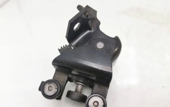 Citroen Berlingo Sliding door middle roller runner 9680486580