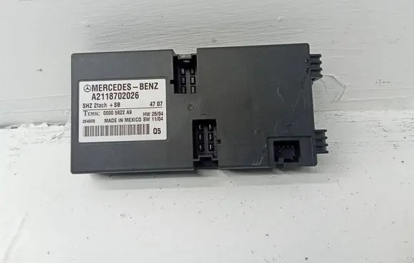Mercedes-Benz ML W164 Seat control module A2118702026 00005822A9