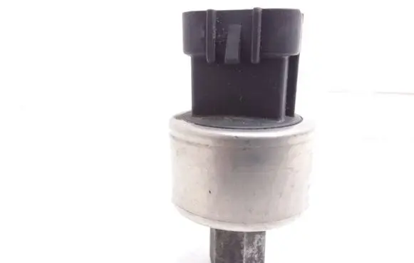 Opel Vectra B Air conditioning (A/C) pressure sensor 90506752 280447