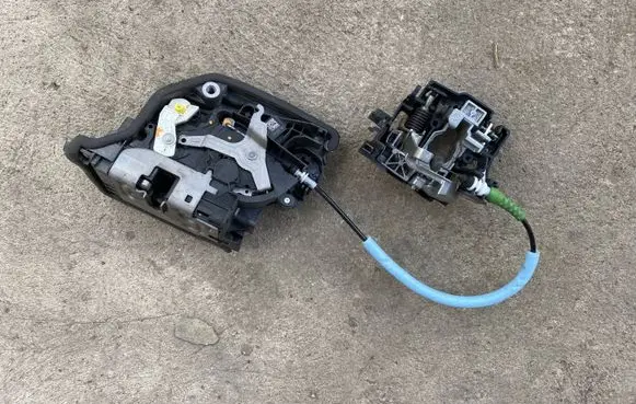 BMW i3 Front door lock 7281937 51217281937