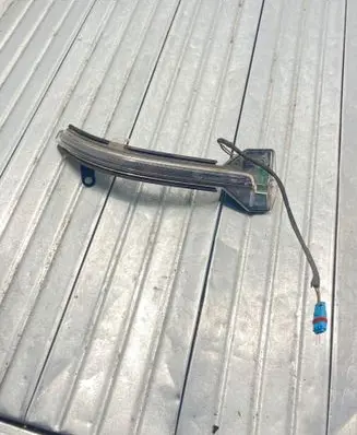 BMW 5 F10 F11 Mirror indicator light E0169102 135V1W