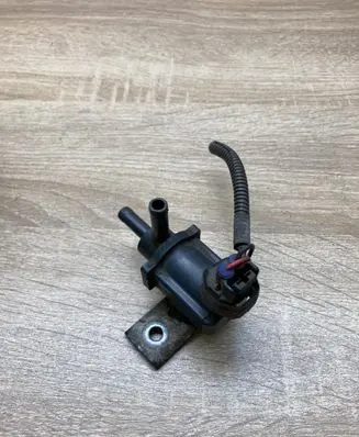 Toyota Prius (NHW20) Vacuum valve 9091012259