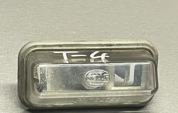 Toyota Avensis T220 Number plate light E1001479 001479 H6180555