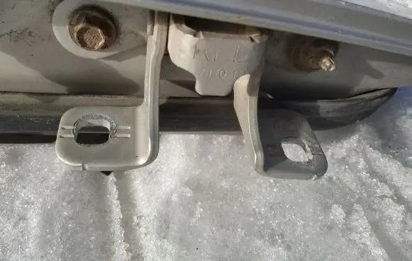 Chrysler 300 - 300C Rear door lower hinge