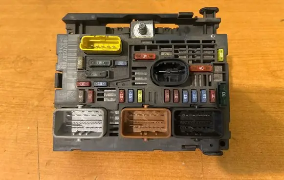 Citroen Berlingo BSM Control unit 9807028780 R04