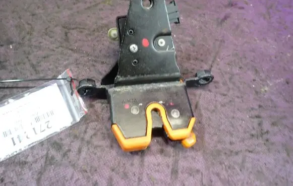 Skoda Octavia Mk1 (1U) Tailgate/trunk/boot lock/catch/latch 1U6827501C