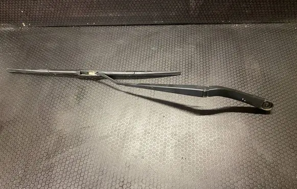 Opel Insignia A Front wiper blade arm 13227398