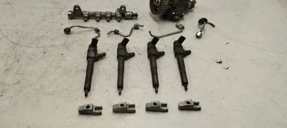 Opel Astra J Fuel injectors set 0445110327 82546999748 55576177