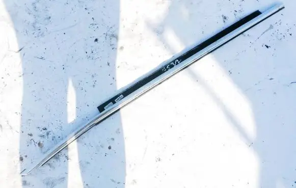 Audi A5 8T 8F Front door glass trim molding 8T8853284C