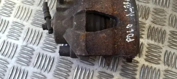 Volkswagen Cross Polo Front brake caliper