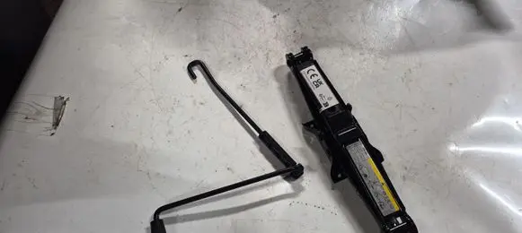 Cupra Formentor Lift Jack 5WA011031B