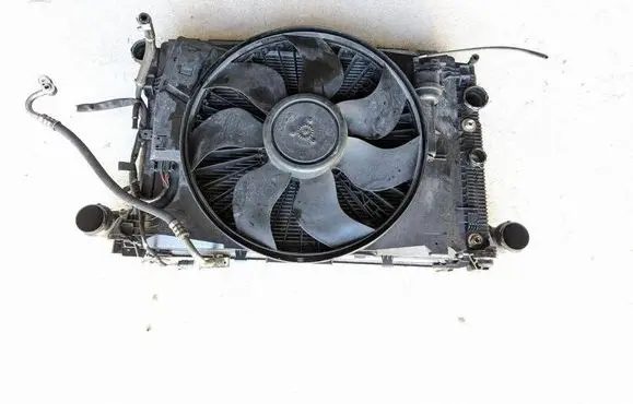 Mercedes-Benz E C207 W207 Radiator set A2045003603 3136613344 A2049000200