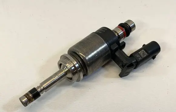 Audi A3 S3 8V Fuel injector 04E906036AD