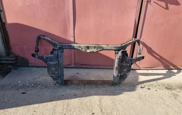 KIA Carens II Radiator support slam panel