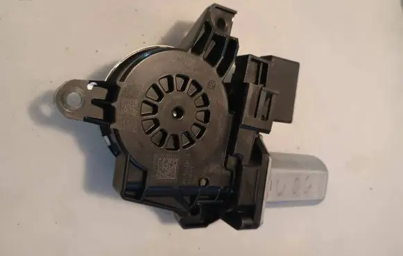 BMW 2 Active Tourer U06 Rear door window regulator motor 5A18F13