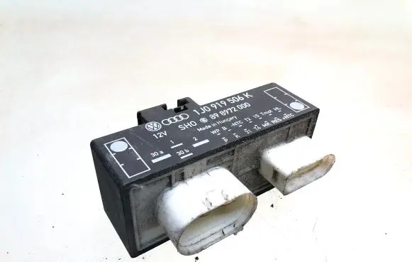 Volkswagen Golf IV Coolant fan relay 1J0919506K