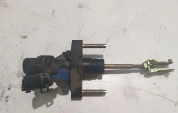 Toyota Corolla Verso AR10 Clutch master cylinder