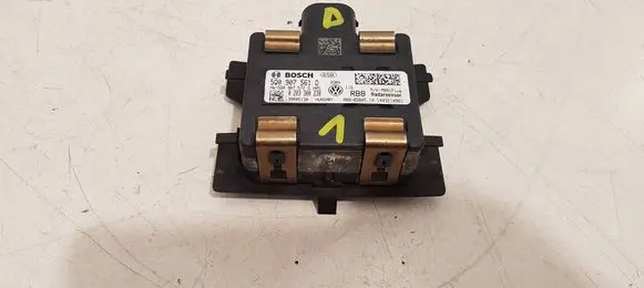 Volkswagen Golf VII Distronic sensor radar 5Q0907561D 5Q0907572D