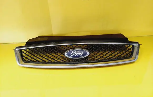 Ford Focus Front grill 4M518138AE 4M5116613AC
