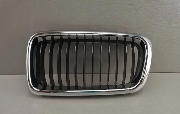 BMW 7 E38 Front bumper upper radiator grill 8231593 51138231593