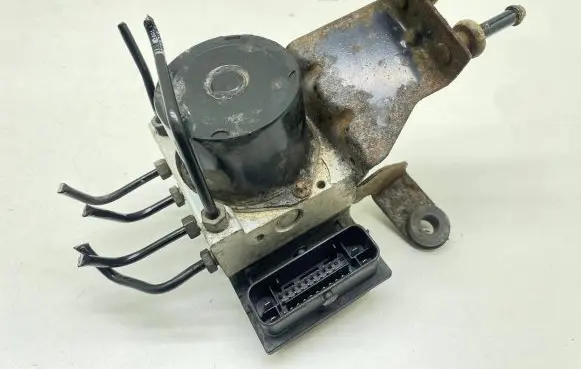 Skoda Fabia Mk2 (5J) ABS Pump 6Q0907379AF