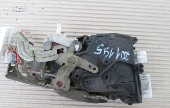 Peugeot 605 Front door lock