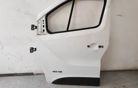 Renault Trafic III (X82) Front door
