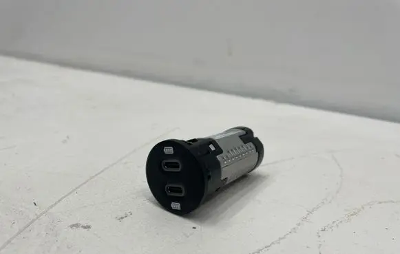 Porsche Cayenne (9Y0 9Y3) USB socket connector 9Y0035252C 2212184695