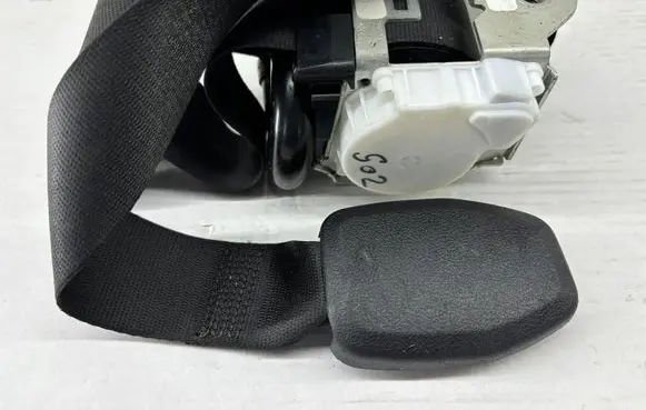 BMW X4 G02 Front seatbelt 7469934