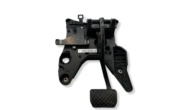 Volkswagen Touareg II Brake pedal 7P0723031AL 0000505 AS00120120506