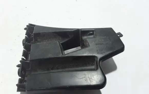 Volvo V60 Front bumper mounting bracket 30796625