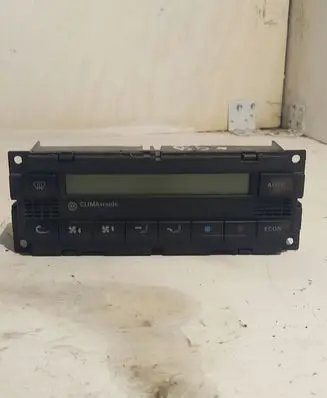 Volkswagen PASSAT B5.5 Climate control unit