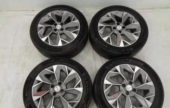 R16 alloy rim