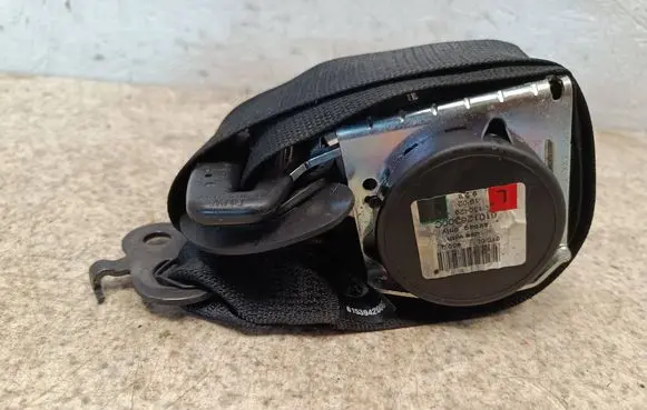 BMW 5 F10 F11 Front seatbelt 610126300C